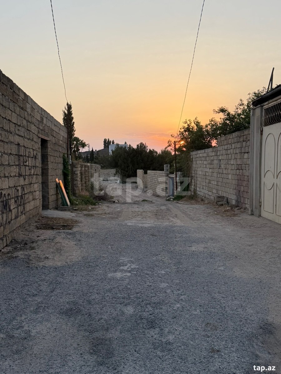 Torpaq satılır, Bakı