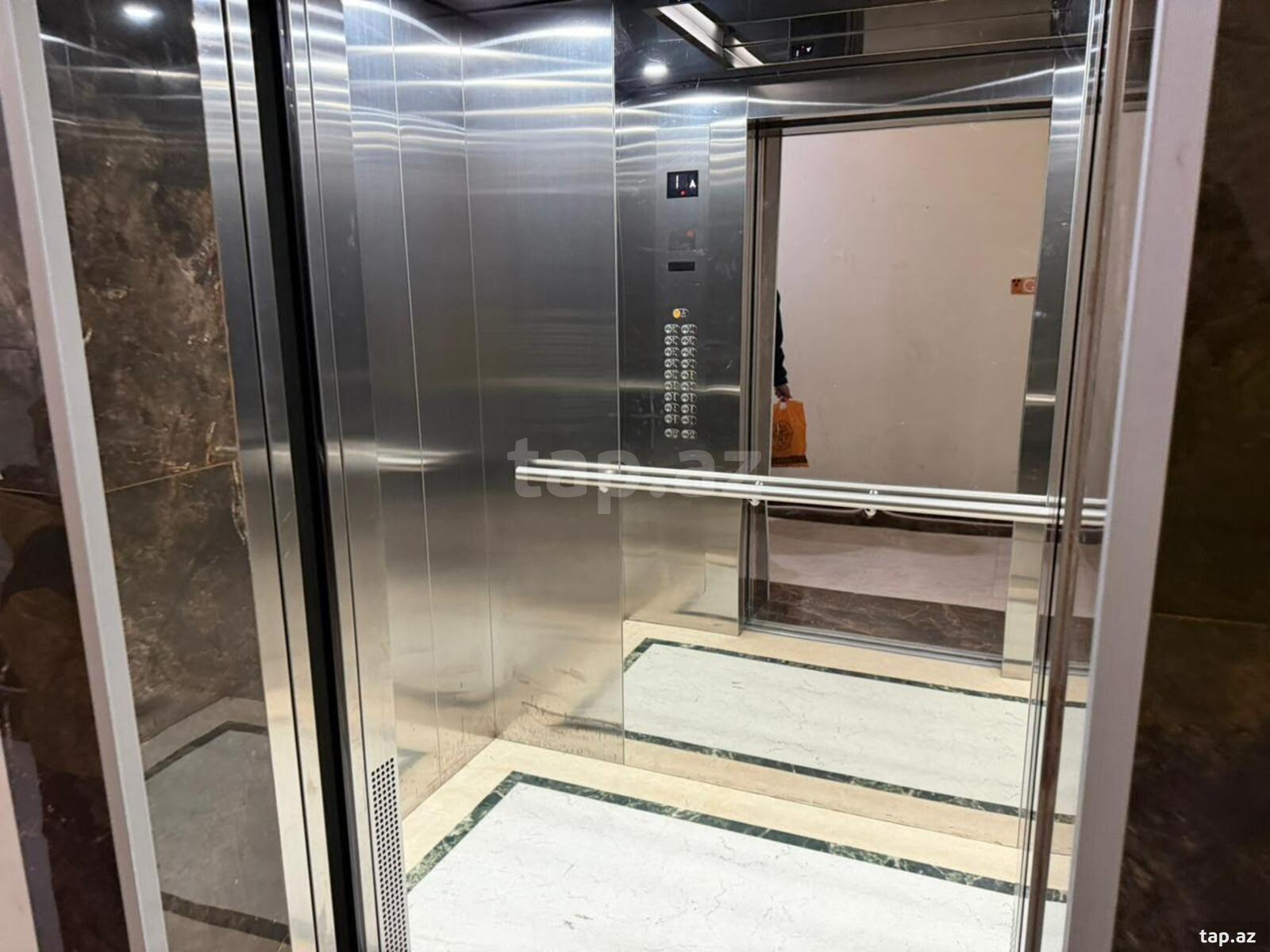 3-otaqlı yeni tikili, Elmlər Akademiyası m., 88 m²