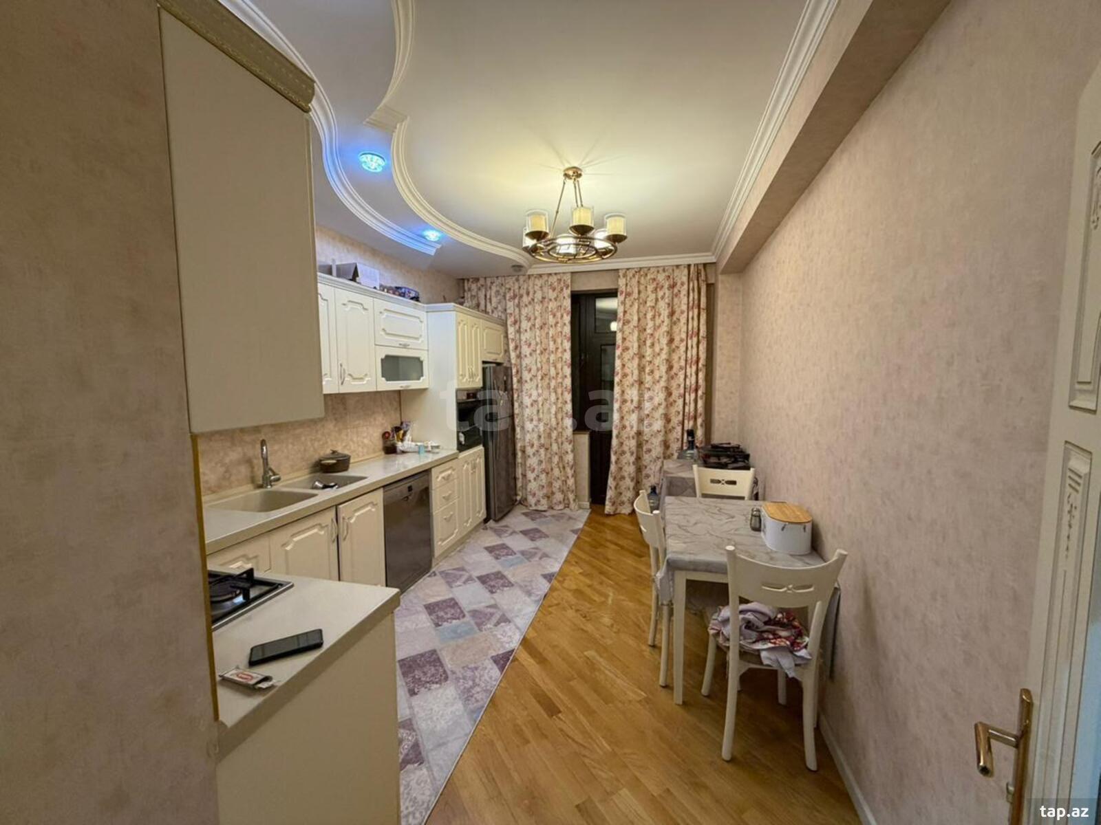 3-otaqlı yeni tikili, Elmlər Akademiyası m., 88 m²