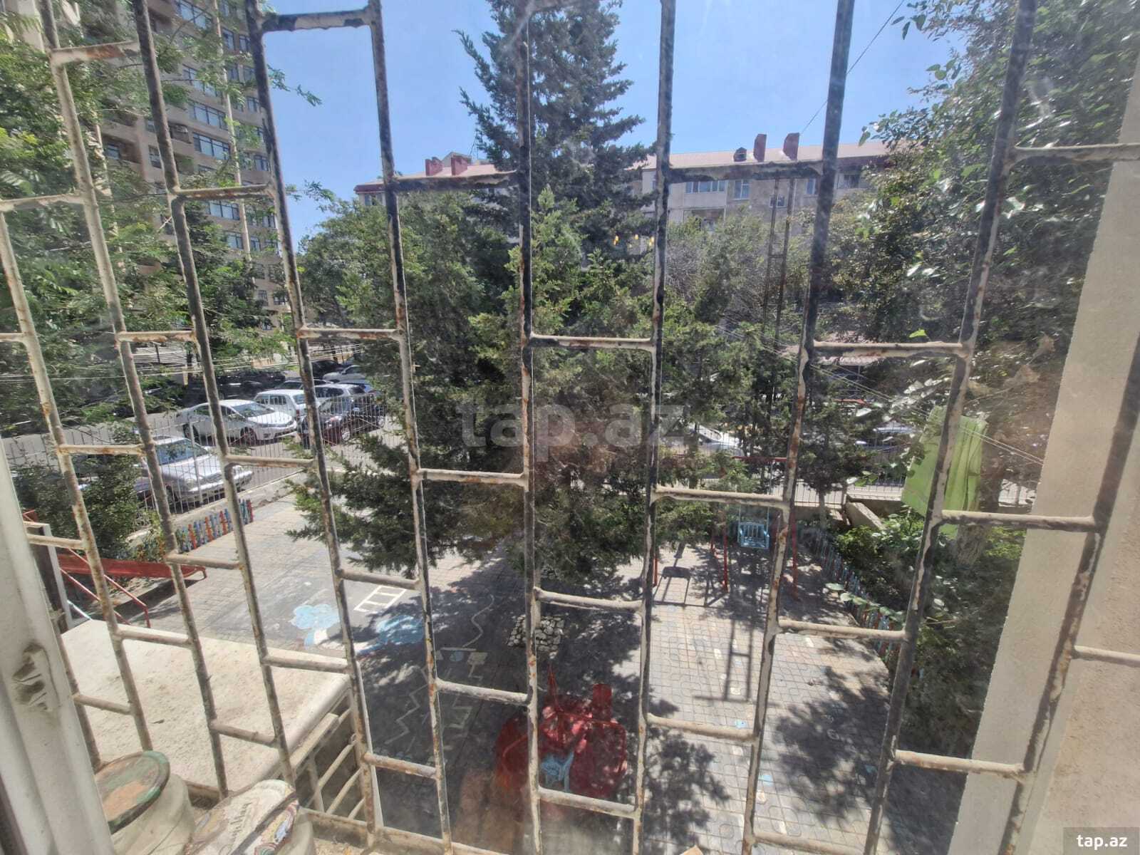 3-otaqlı mənzil, Parlament pr., 90 m²