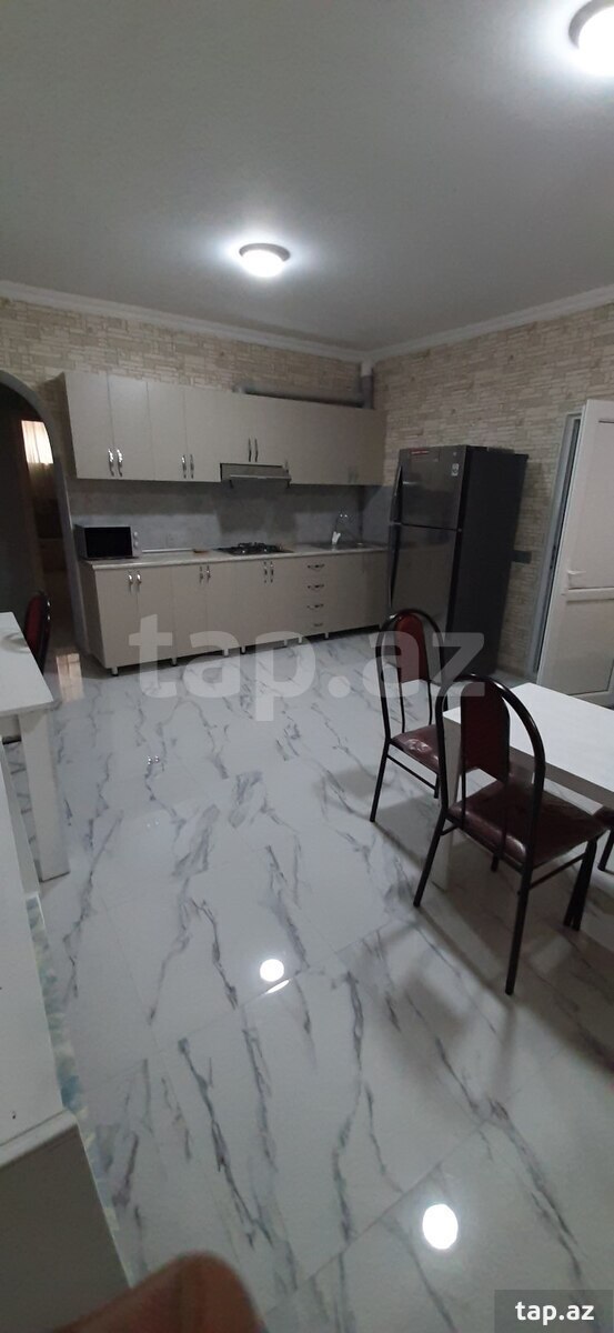 4-otaqlı yeni tikili kirayə verilir, Gəncə ş., 155 m²