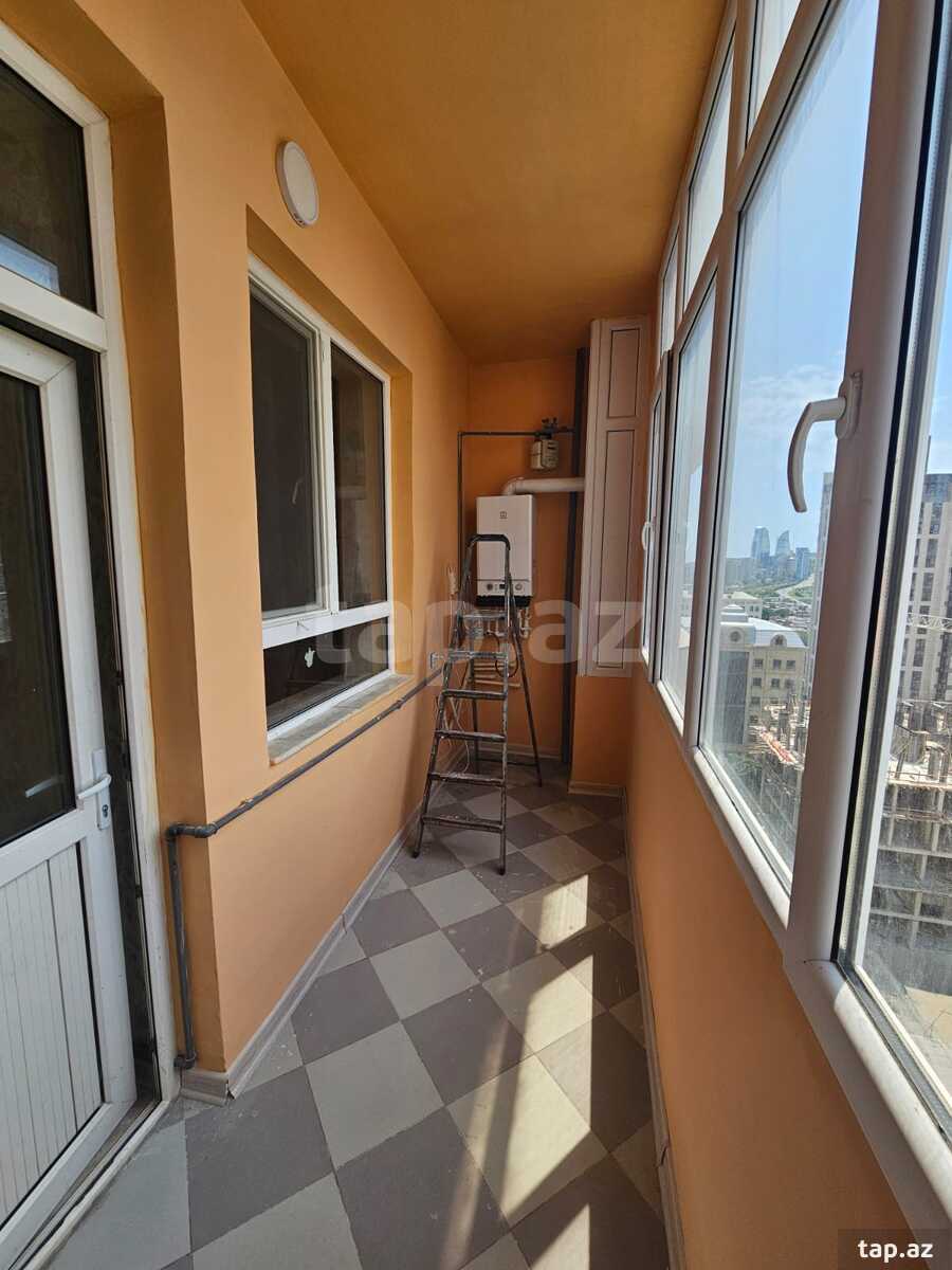 3-otaqlı yeni tikili, Fuad İbrahimbəyov küç., 129 m²