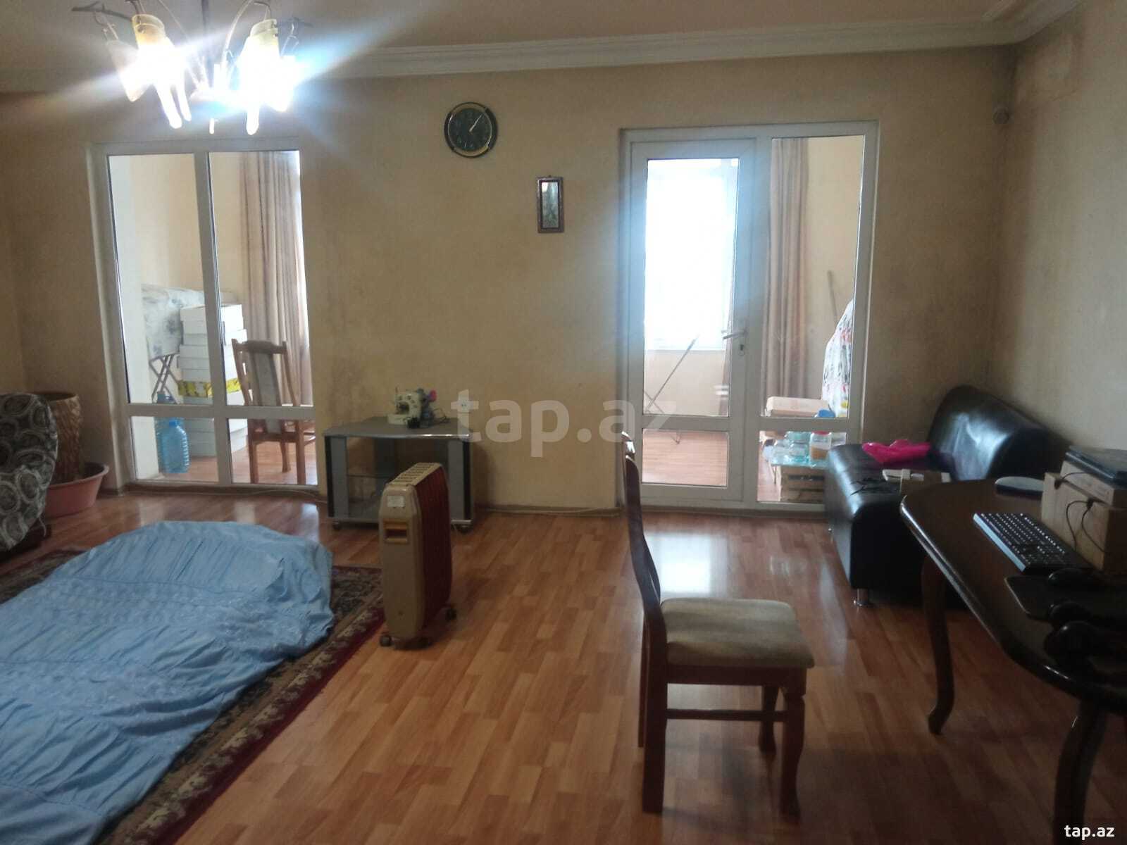 4-otaqlı mənzil, İnşaatçılar pr., 100 m²