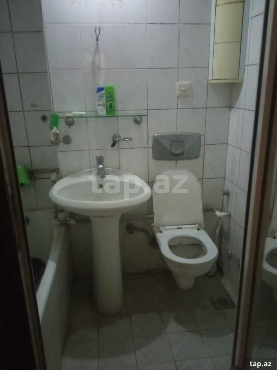 4-otaqlı mənzil, İnşaatçılar pr., 100 m²