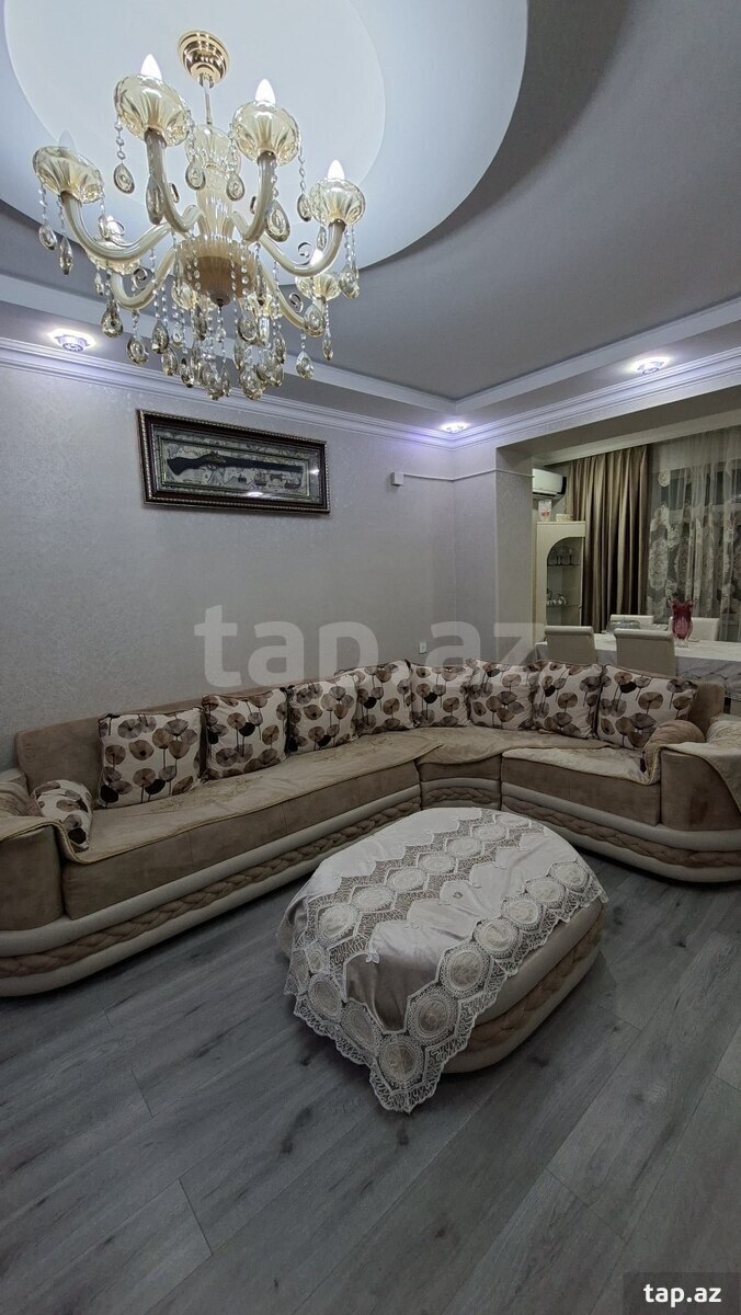 3-otaqlı mənzil, İlham İsgəndərov küç., 73 m²
