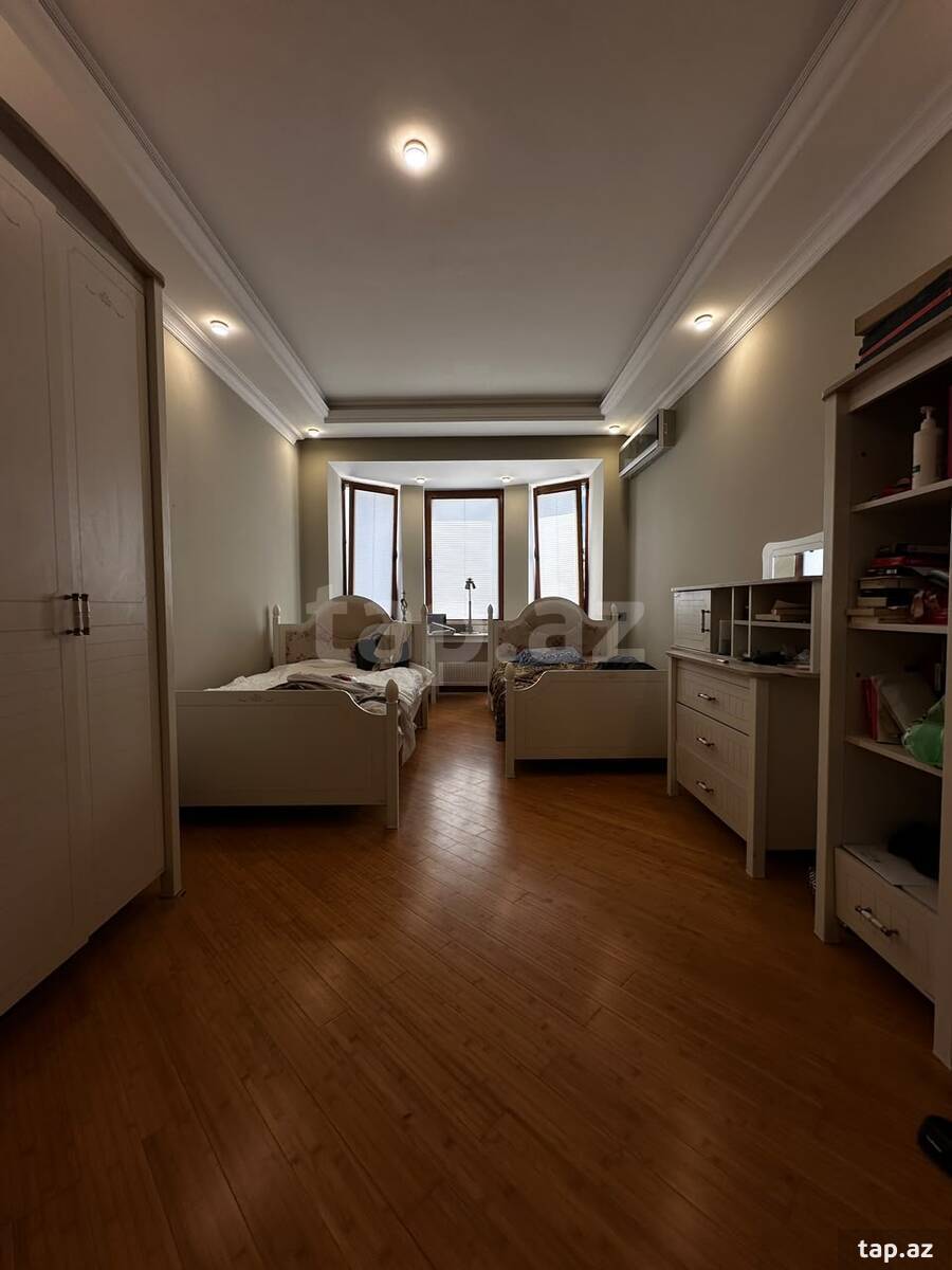 3-otaqlı mənzil, Nizami m., 110 m²
