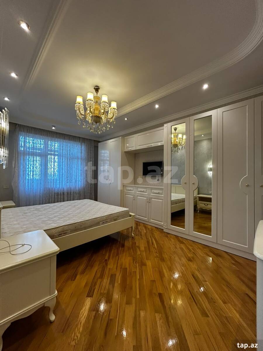 3-otaqlı yeni tikili, Elmlər Akademiyası m., 134 m²
