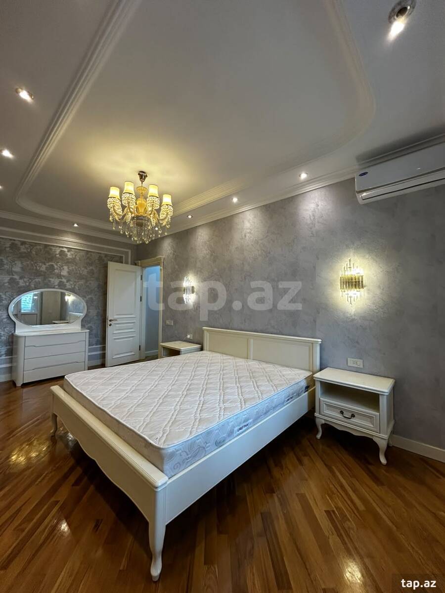 3-otaqlı yeni tikili, Elmlər Akademiyası m., 134 m²