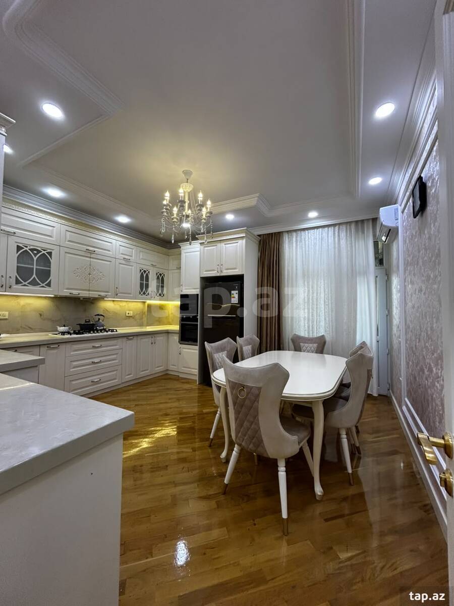 3-otaqlı yeni tikili, Elmlər Akademiyası m., 134 m²