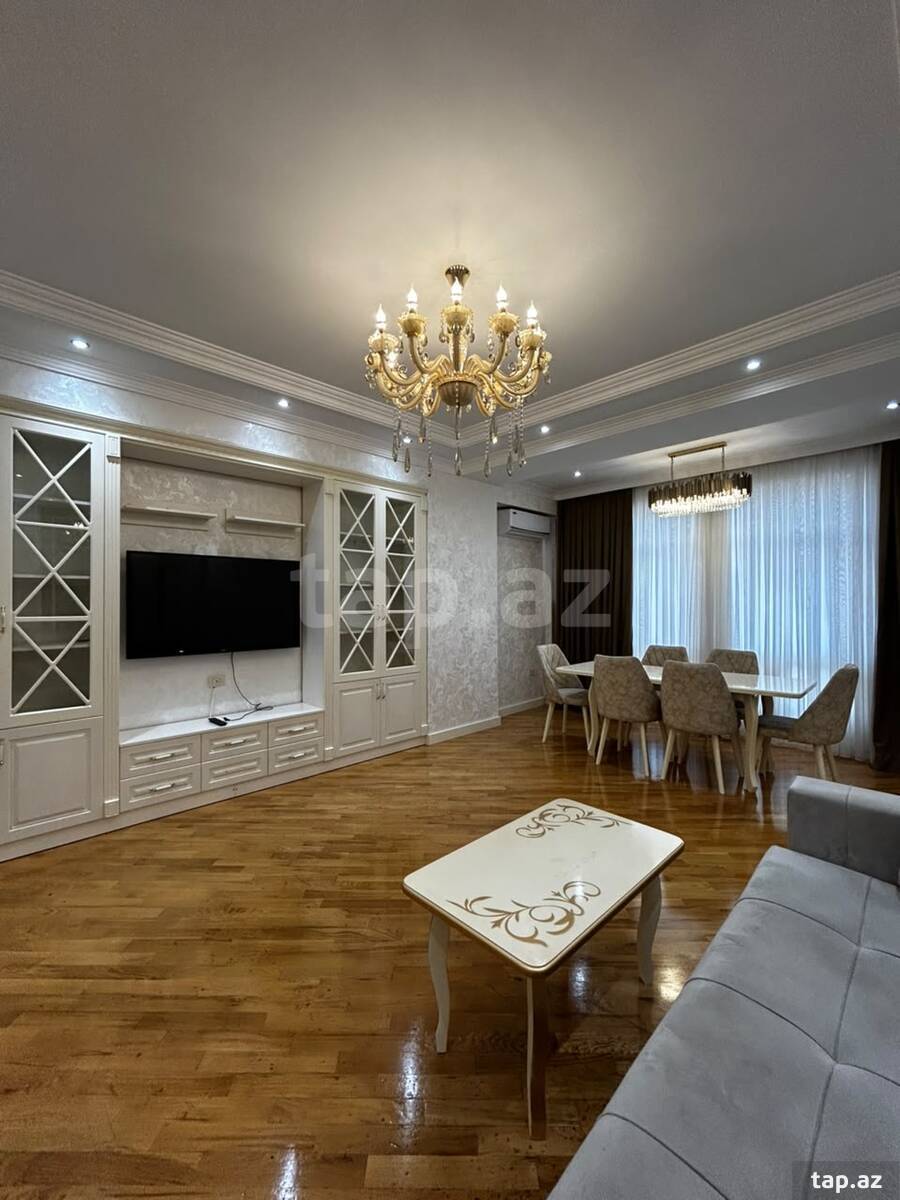 3-otaqlı yeni tikili, Elmlər Akademiyası m., 134 m²