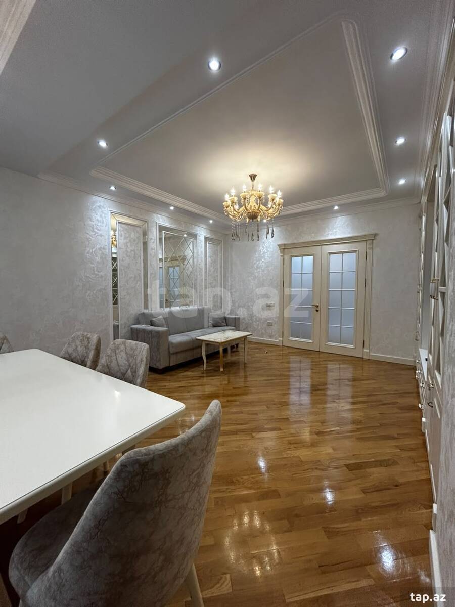 3-otaqlı yeni tikili, Elmlər Akademiyası m., 134 m²