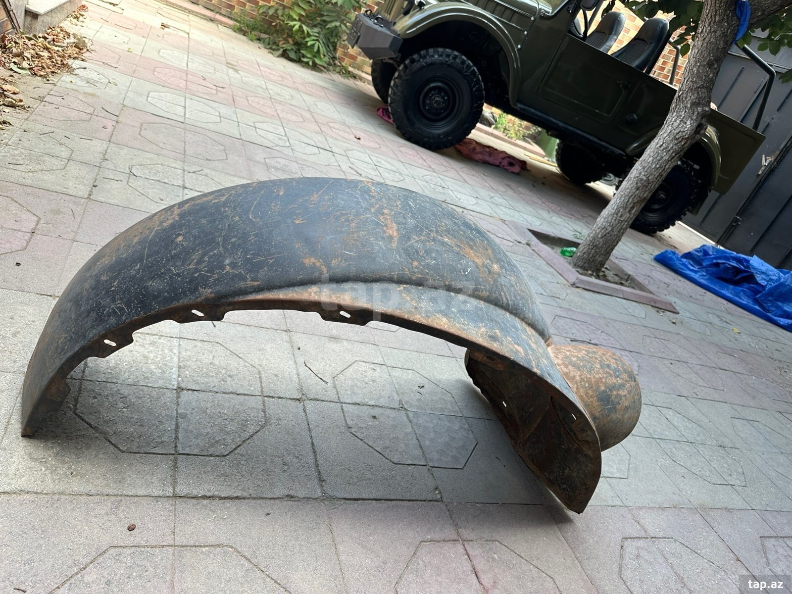GAZ 69 sol qanadı