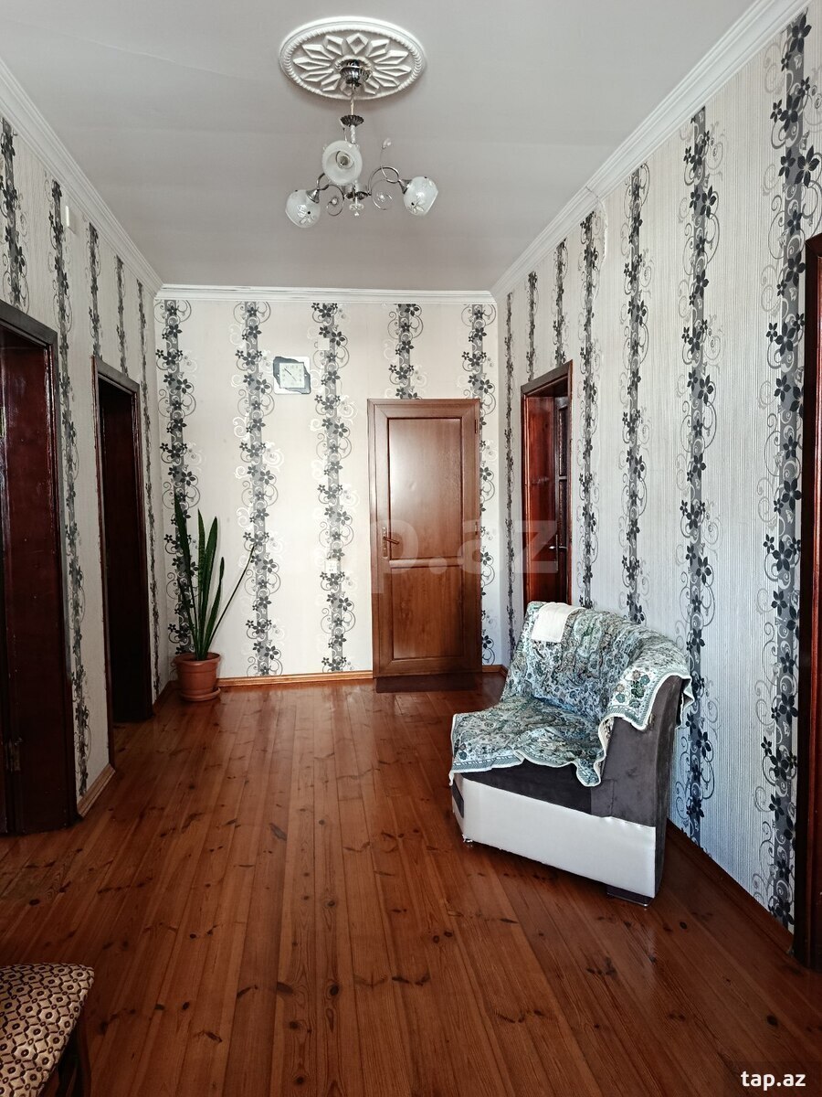 Həyət evi, Hökməli qəs.
