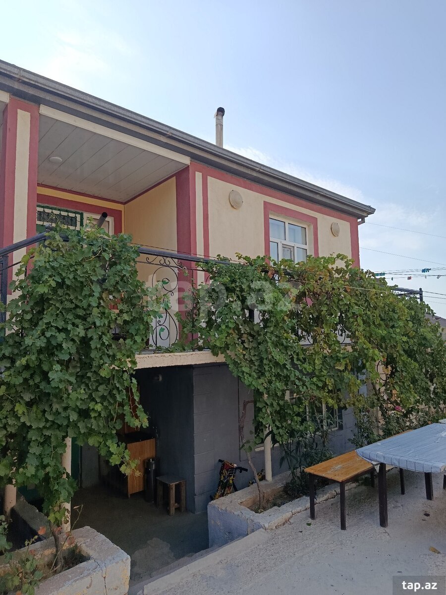 Həyət evi, Hökməli qəs.