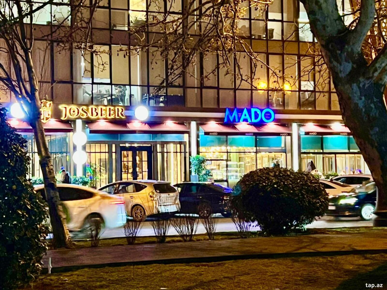 Villa, Gənclik m.