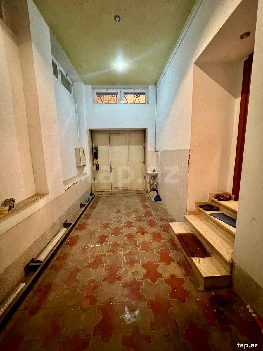 Villa, Gənclik m.