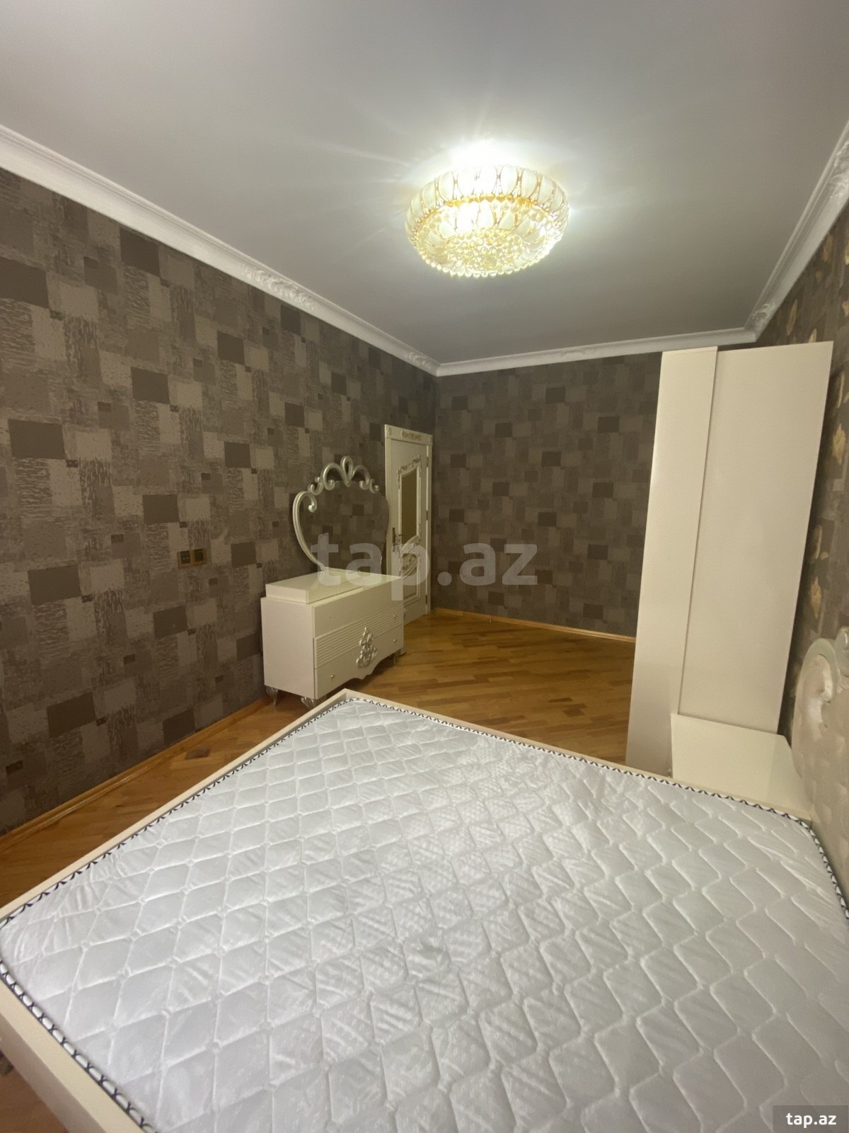 4-otaqlı yeni tikili kirayə verilir, Xırdalan ş., 140 m²