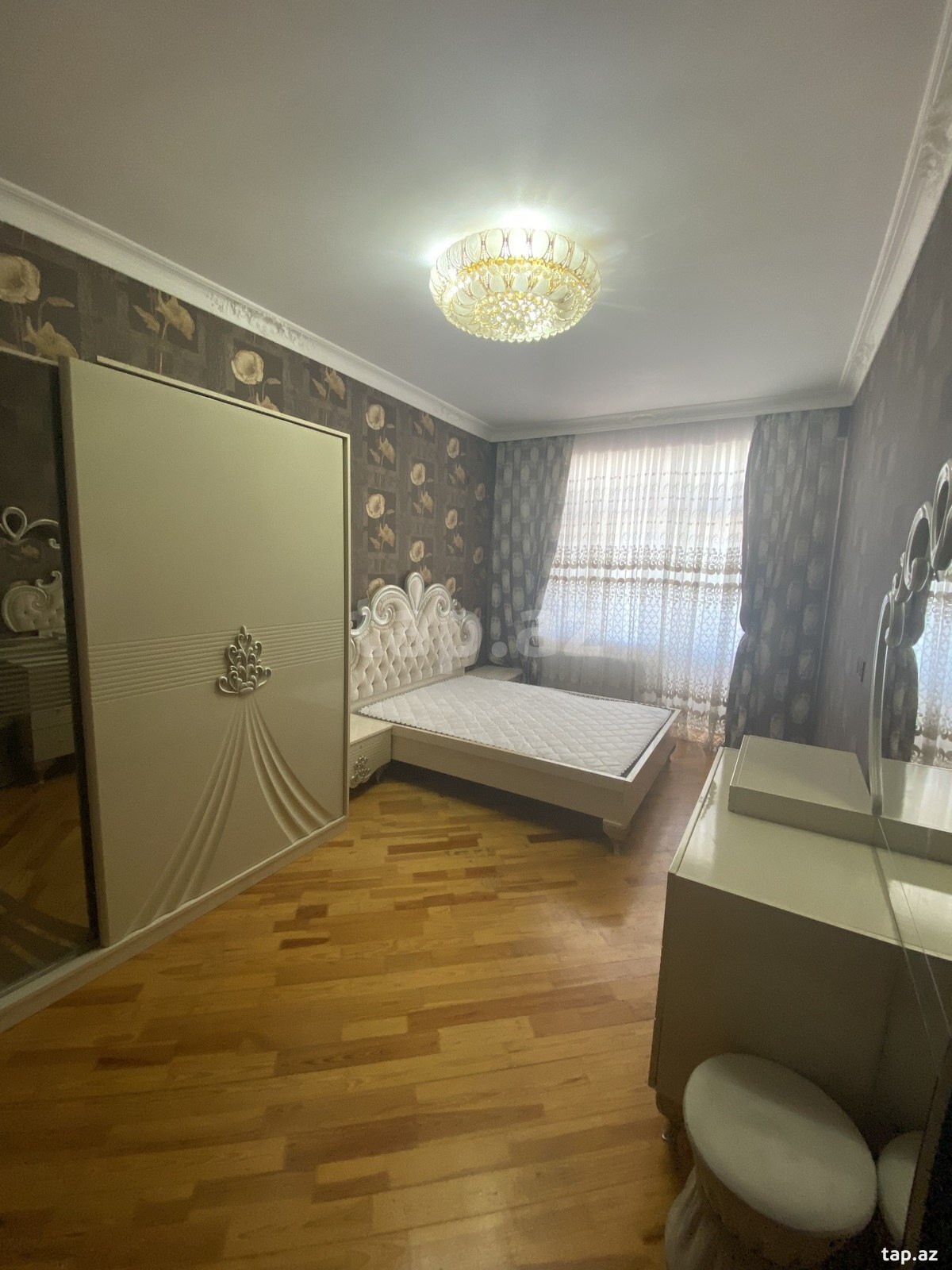 4-otaqlı yeni tikili kirayə verilir, Xırdalan ş., 140 m²