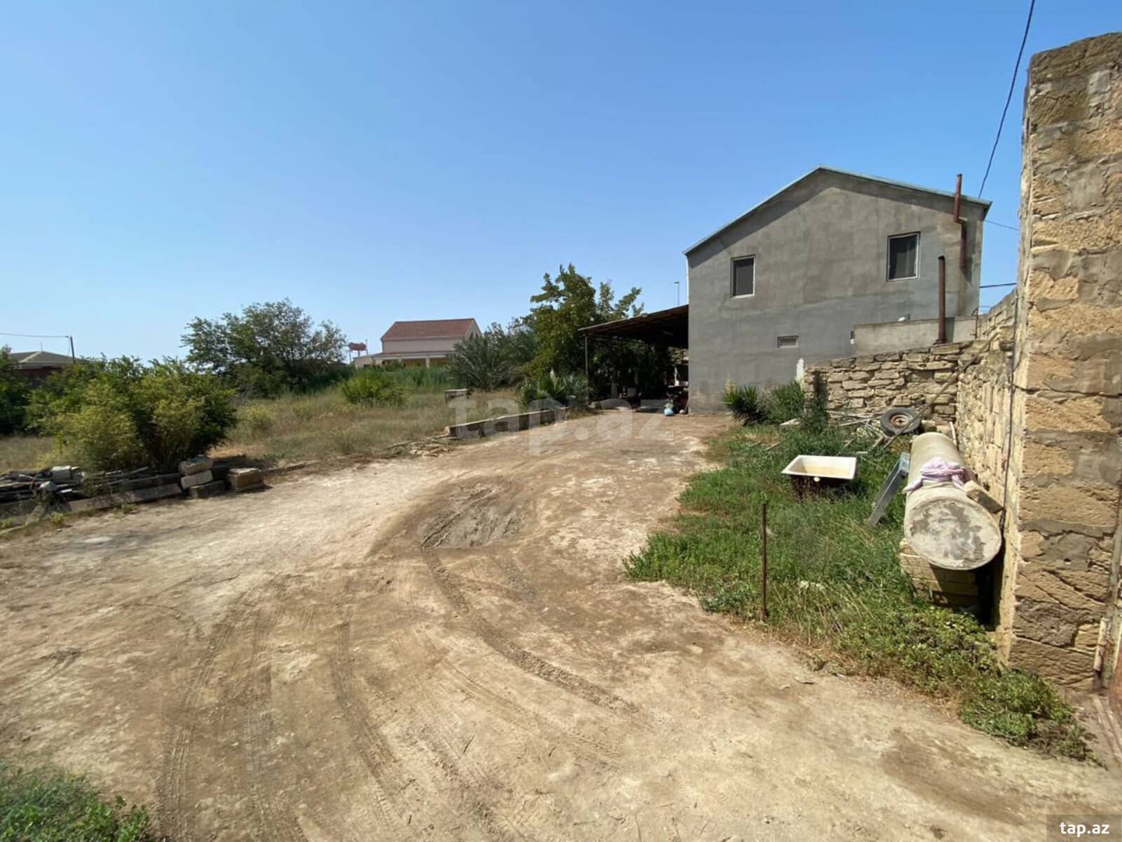 Torpaq satılır, Buzovna, Bakı