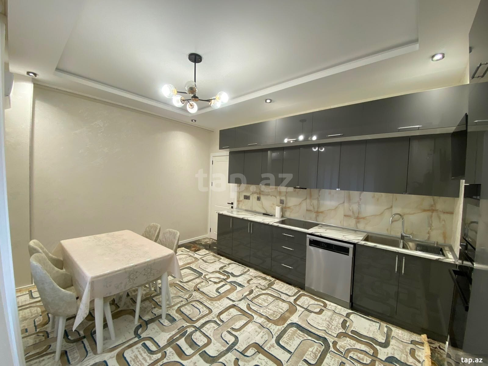 3-otaqlı yeni tikili kirayə verilir, F.Qasımzadə küç., 140 m²
