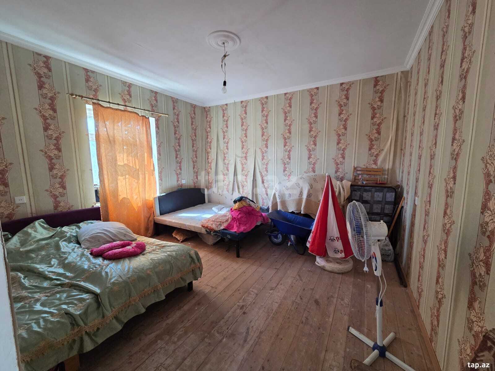 10 sot torpaq sahəsi, Pirşağı qəs.