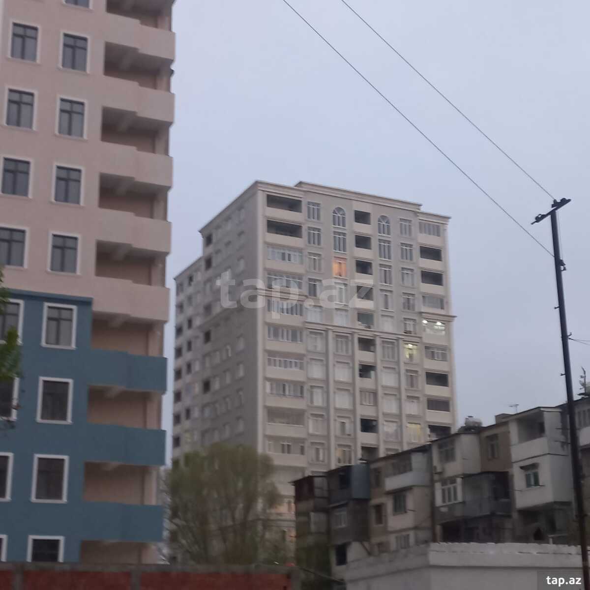2-otaqlı yeni tikili, İnşaatçılar m., 105 m²
