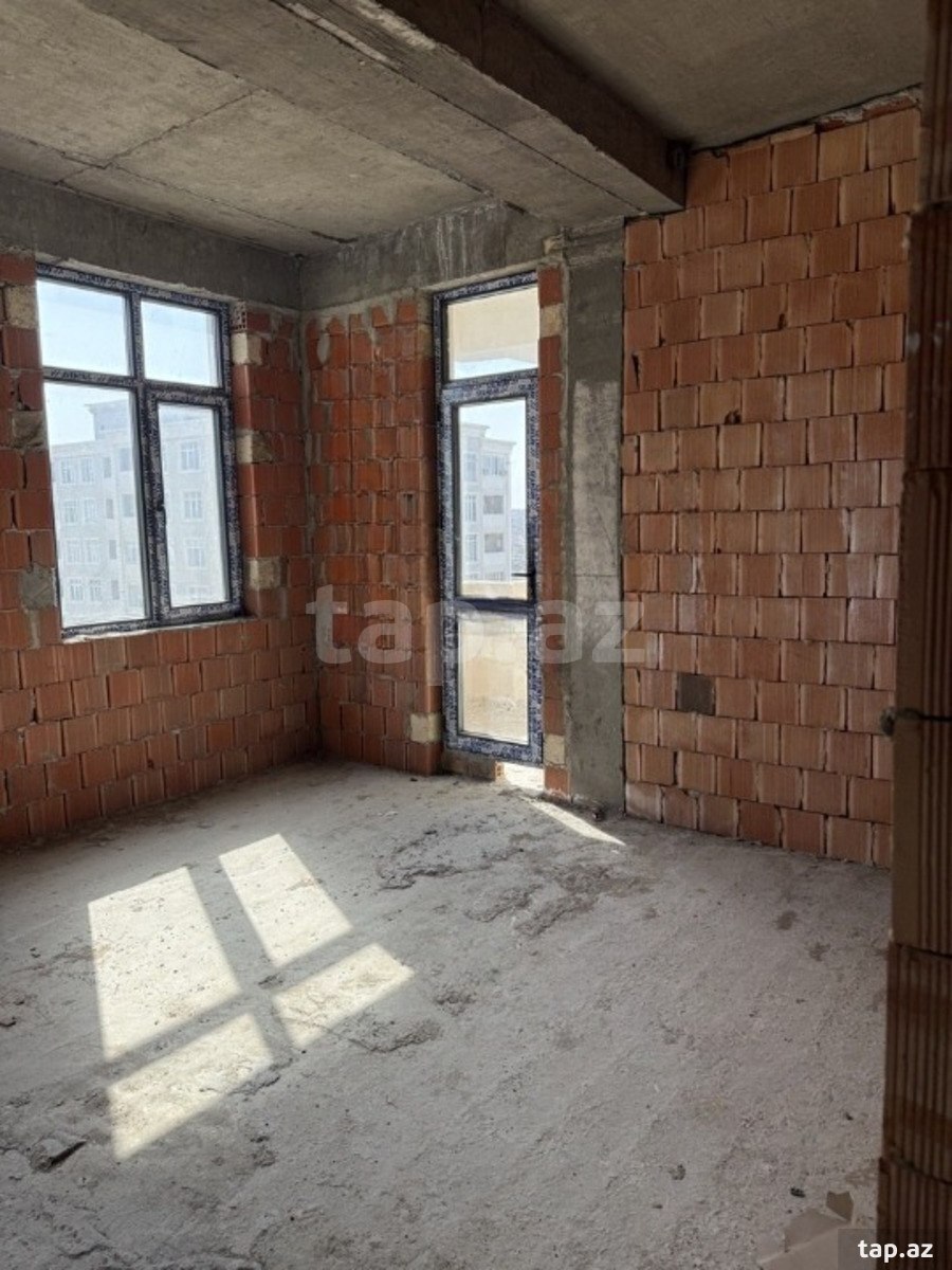 2-otaqlı yeni tikili, İnşaatçılar m., 105 m²