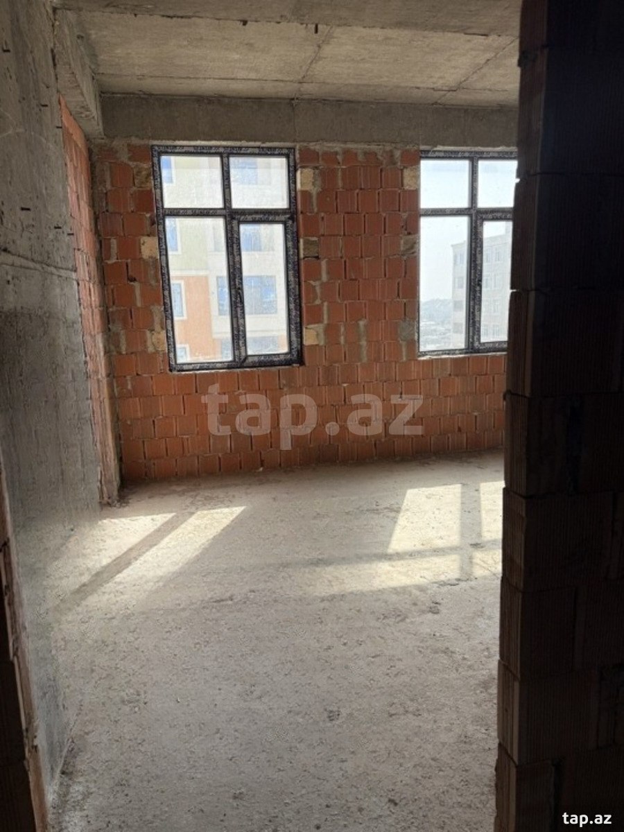 2-otaqlı yeni tikili, İnşaatçılar m., 105 m²