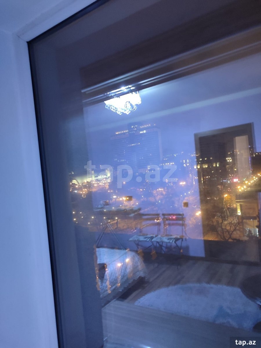 2-otaqlı mənzil kirayə verilir, Sahil m., 80 m²