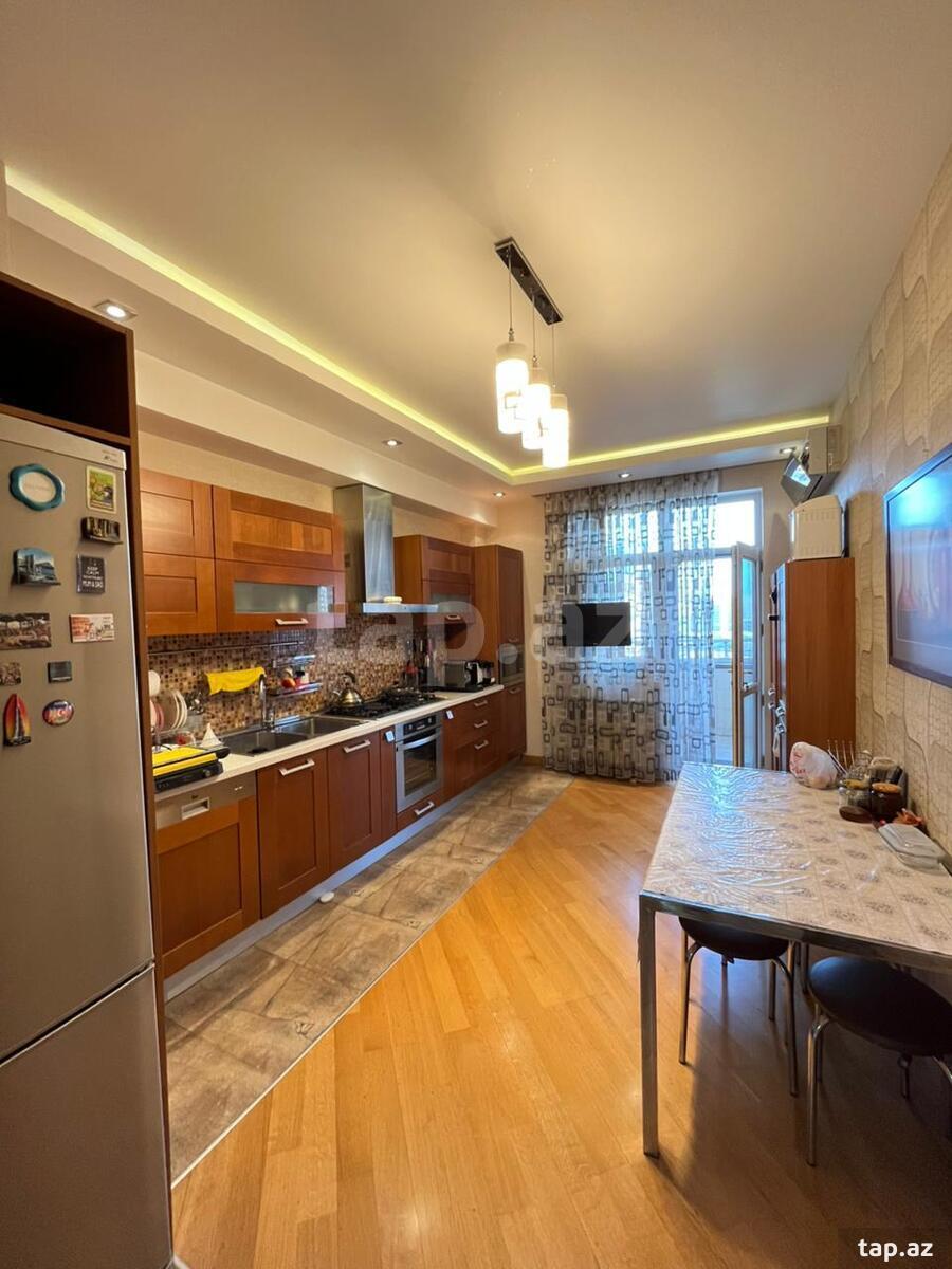 4-otaqlı yeni tikili, Həsən Salmani küç., 165 m²