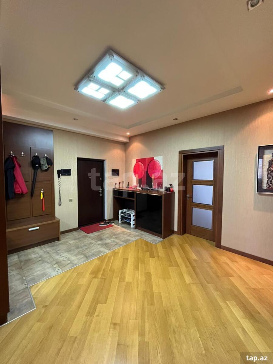 4-otaqlı yeni tikili, Həsən Salmani küç., 165 m²