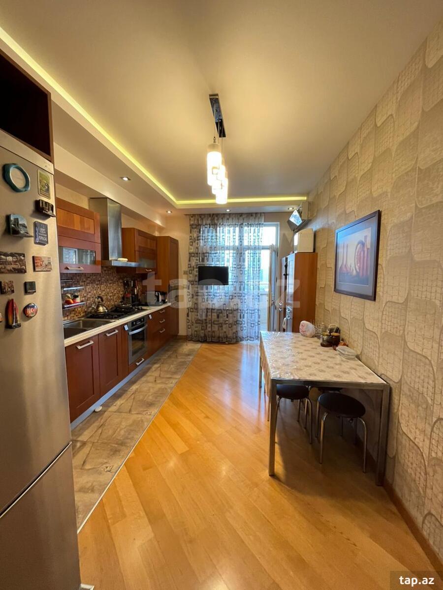 4-otaqlı yeni tikili, Həsən Salmani küç., 165 m²