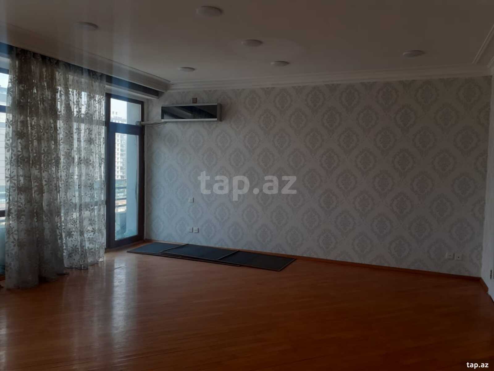 3-otaqlı yeni tikili, 28 May m., 140 m²