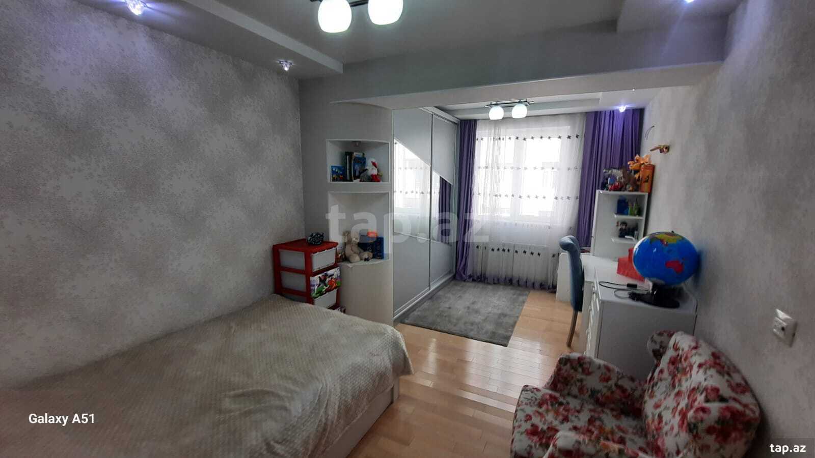 3-otaqlı mənzil, İnşaatçılar pr., 100 m²