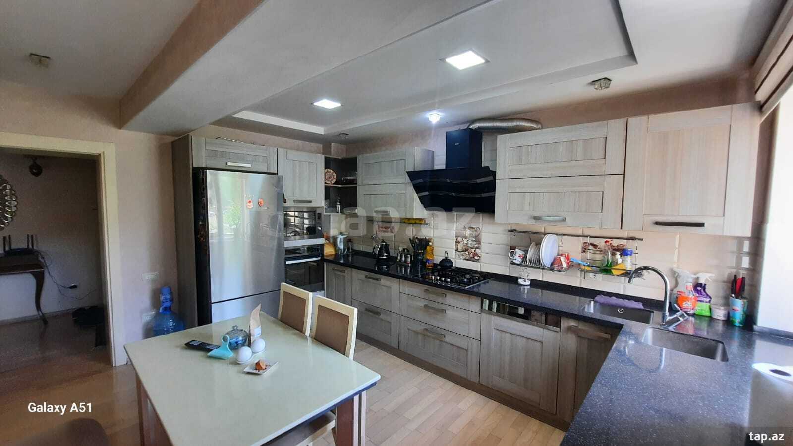 3-otaqlı mənzil, İnşaatçılar pr., 100 m²
