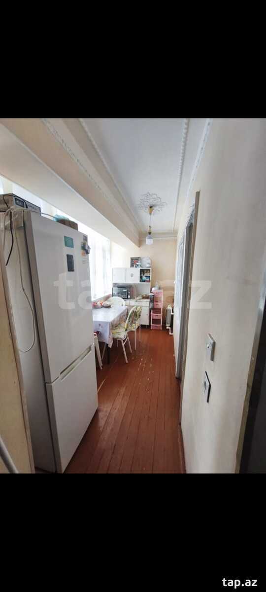 3-otaqlı mənzil, E. Süleymanov küç., 70 m²