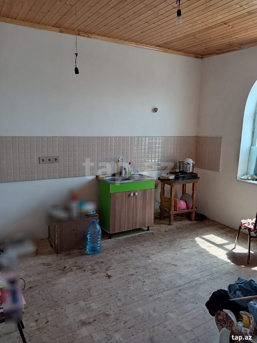 Həyət evi, Binə qəs.