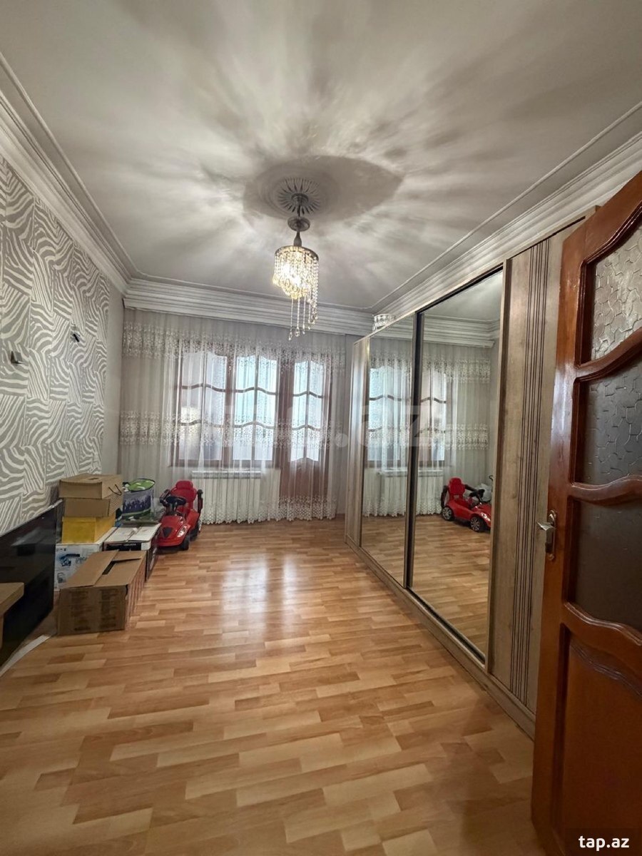 3-otaqlı mənzil, 9 Mkr., 80 m²