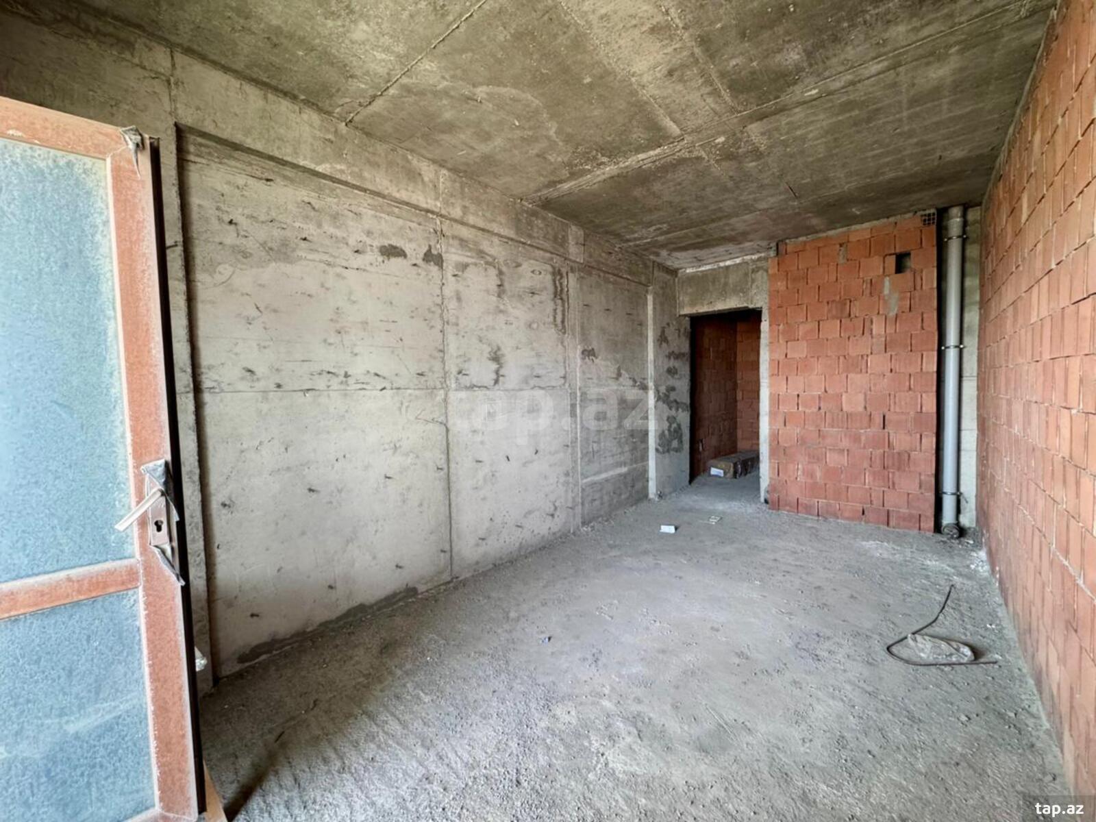 2-otaqlı yeni tikili, Moskva pr., 80 m²