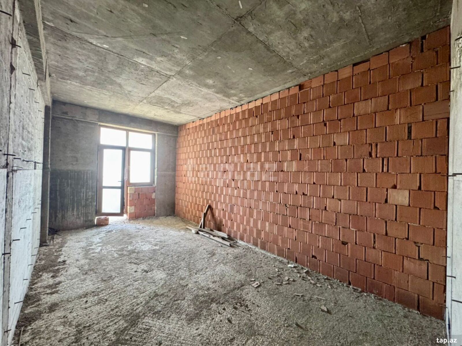 2-otaqlı yeni tikili, Moskva pr., 80 m²