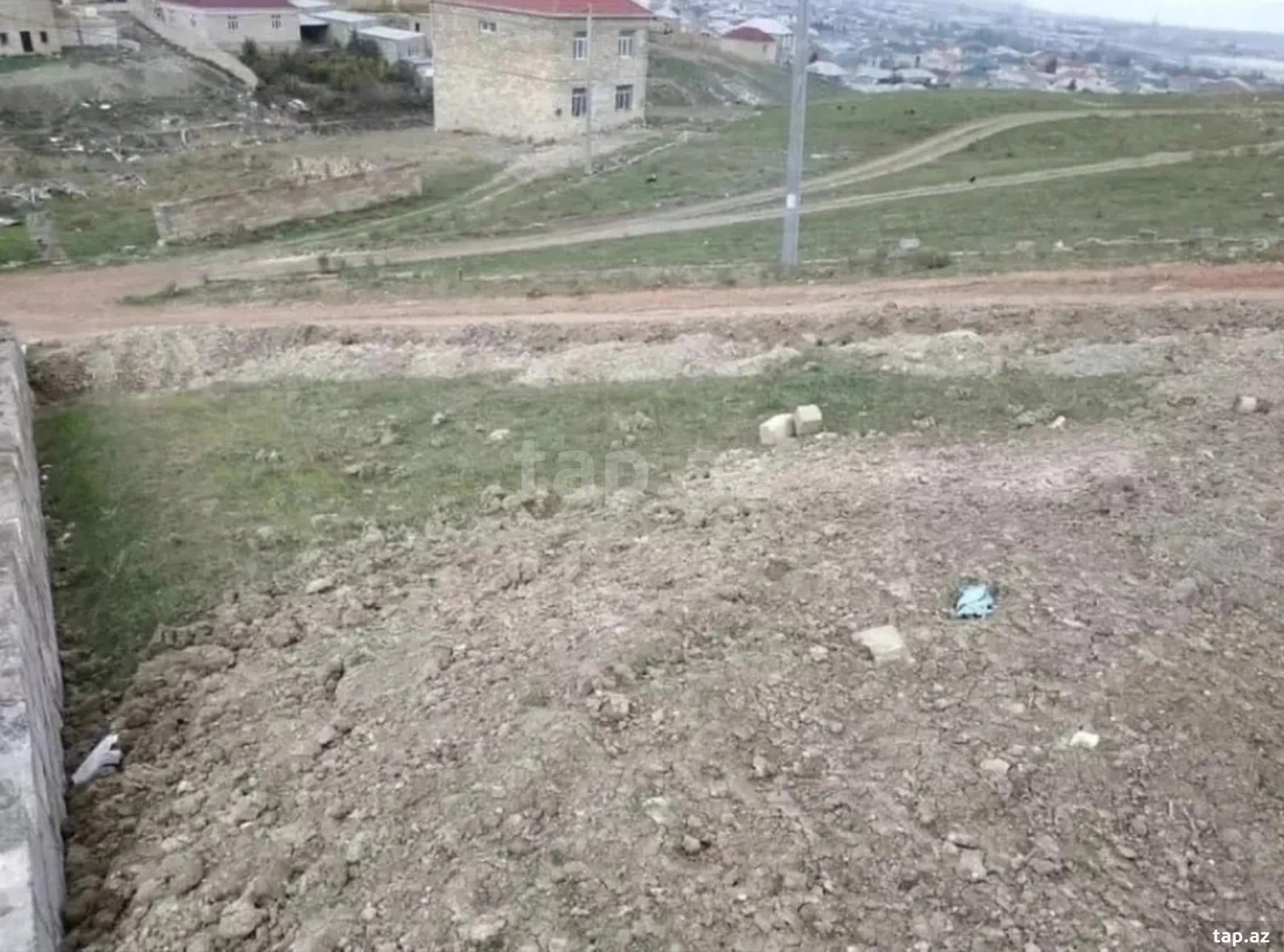 Torpaq satılır, Bakı