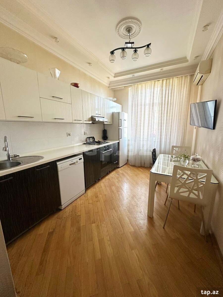 3-otaqlı yeni tikili kirayə verilir, Əbdülvahab Salamzadə küç., 130 m²
