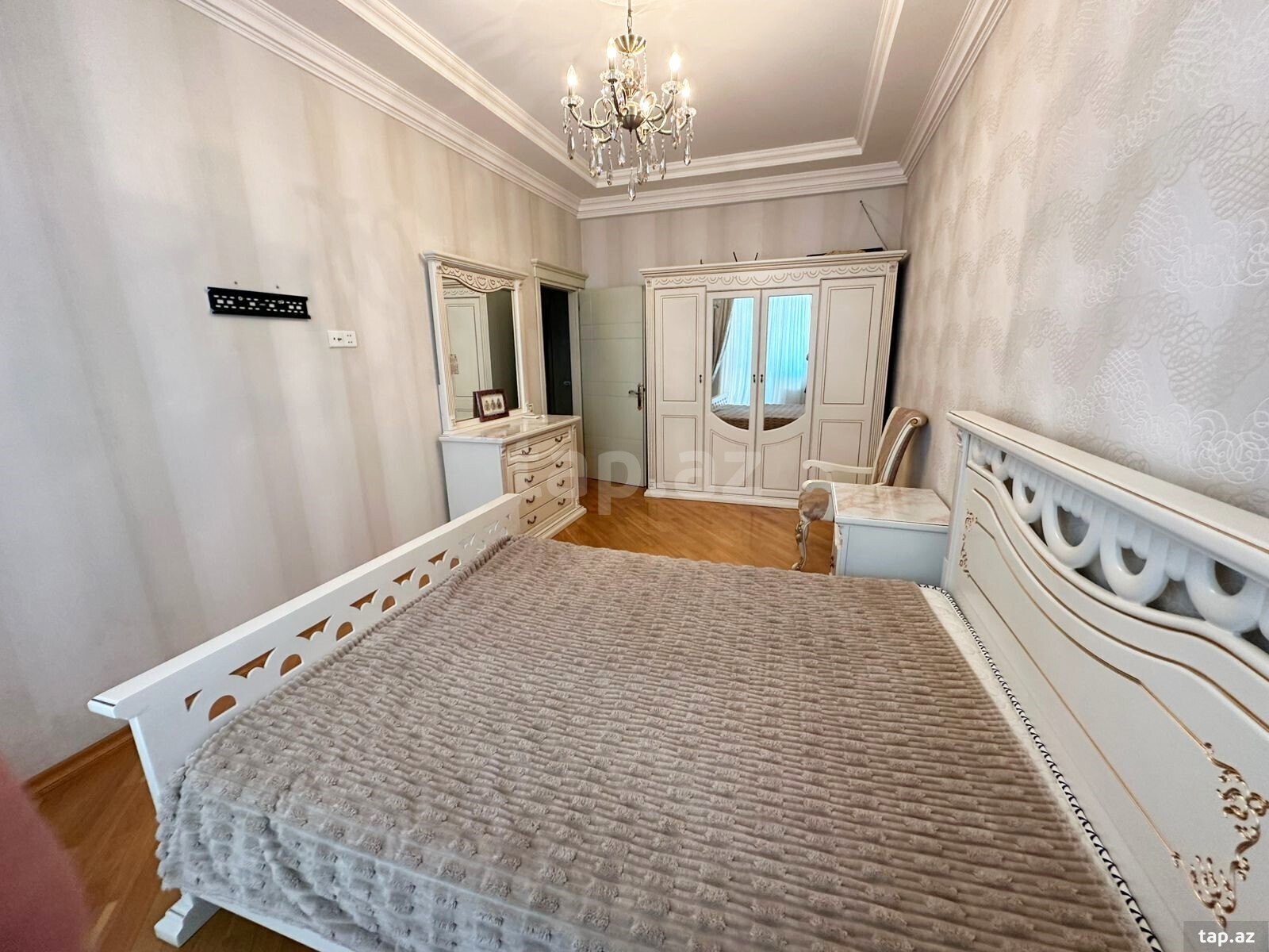 3-otaqlı yeni tikili kirayə verilir, Əbdülvahab Salamzadə küç., 130 m²
