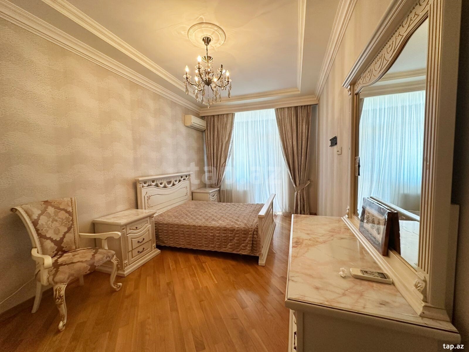 3-otaqlı yeni tikili kirayə verilir, Əbdülvahab Salamzadə küç., 130 m²