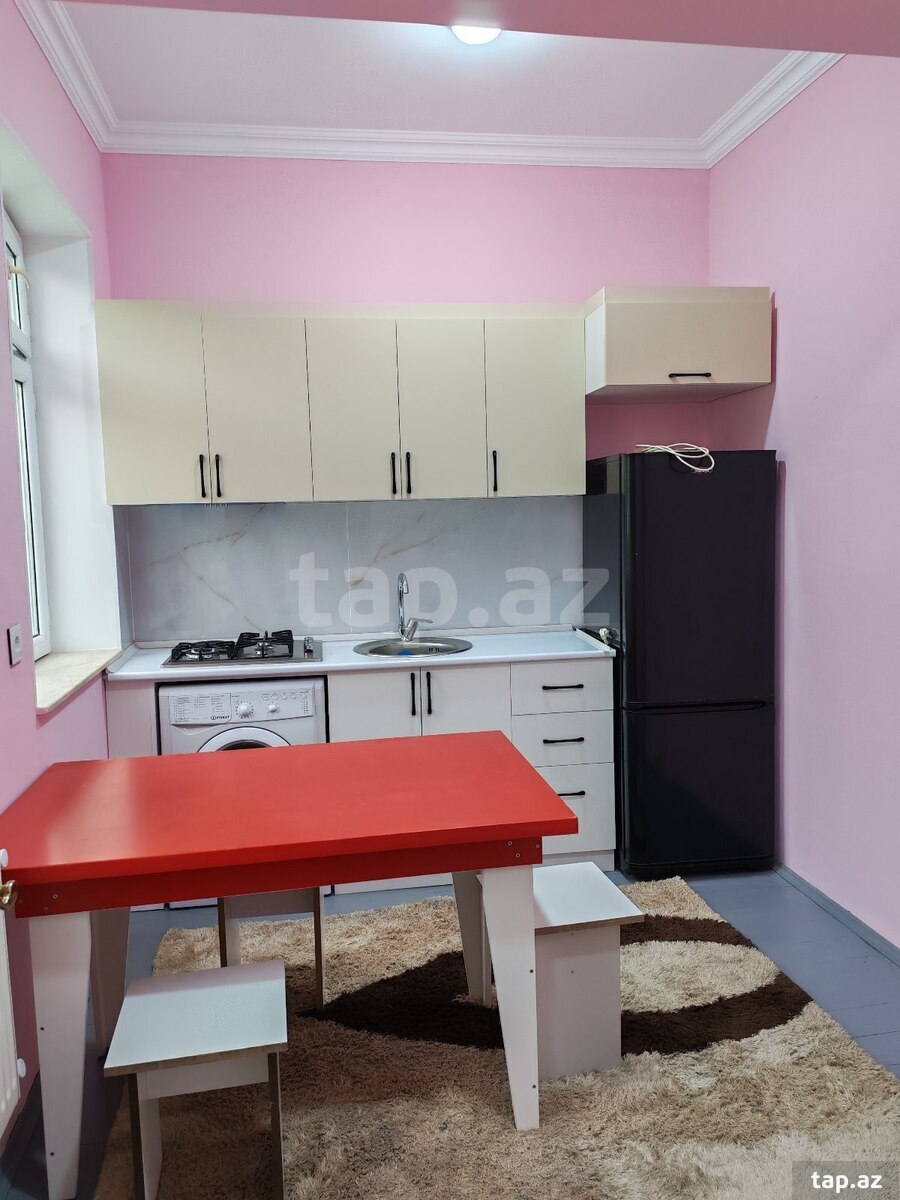 Həyət evi kirayə verilir, Azadlıq m.