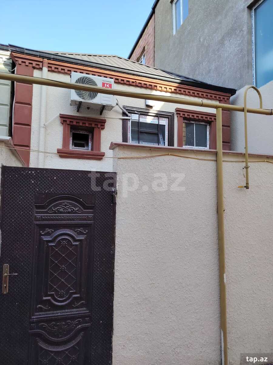 Həyət evi, H. Əliyev pr. 11