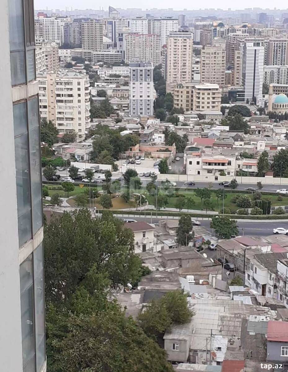 3-otaqlı yeni tikili, İnşaatçılar pr., 110 m²