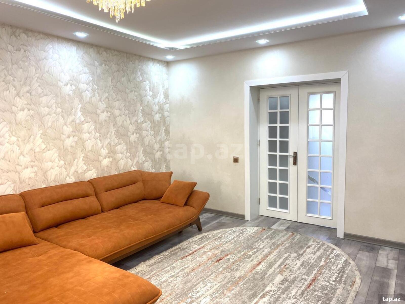 3-otaqlı mənzil, K.Balakişiyev küç., 70 m²