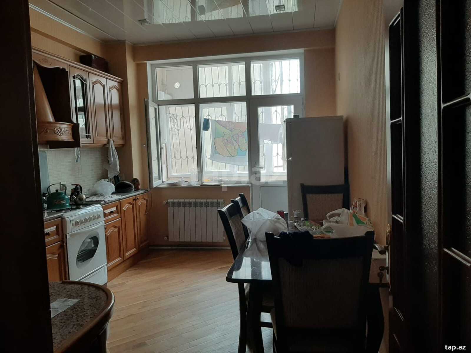 4-otaqlı yeni tikili, Mir Cəlal küç,, 150 m²