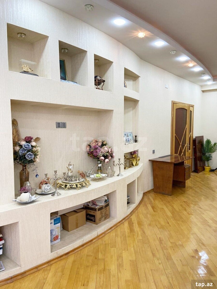 4-otaqlı yeni tikili, H.Cavid pr., 221 m²